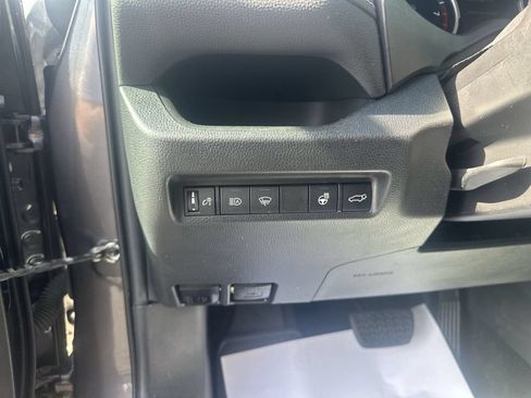Used 2021 Toyota RAV4 XLE w/ Convenience Package AWD/4WD image 20