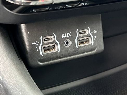 Used 2022 Dodge Durango SXT image 24