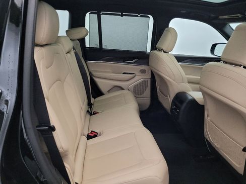 Used 2022 Jeep Grand Cherokee Limited 4xe w/ Luxury Tech Group II AWD/4WD image 19