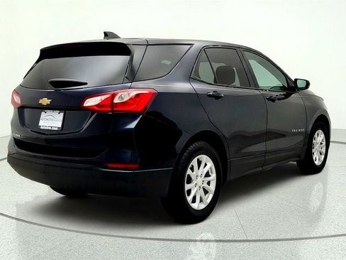 Used 2020 Chevrolet Equinox LS w/ LS Convenience Package FWD image 5