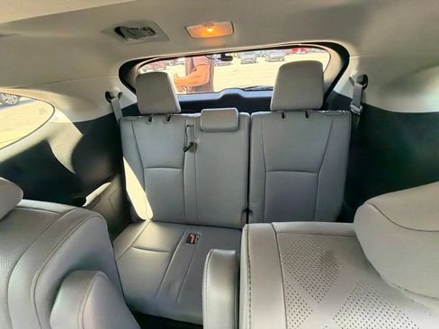Used 2021 Toyota Highlander Platinum AWD/4WD image 10