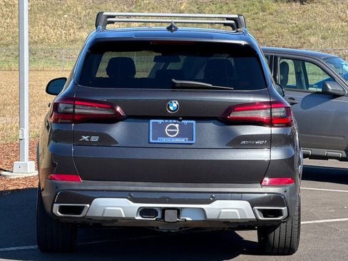 Used 2022 BMW X5 xDrive40i w/ Climate Comfort Package image 4