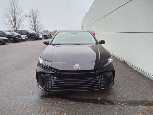 Certified 2025 Toyota Camry LE image 4