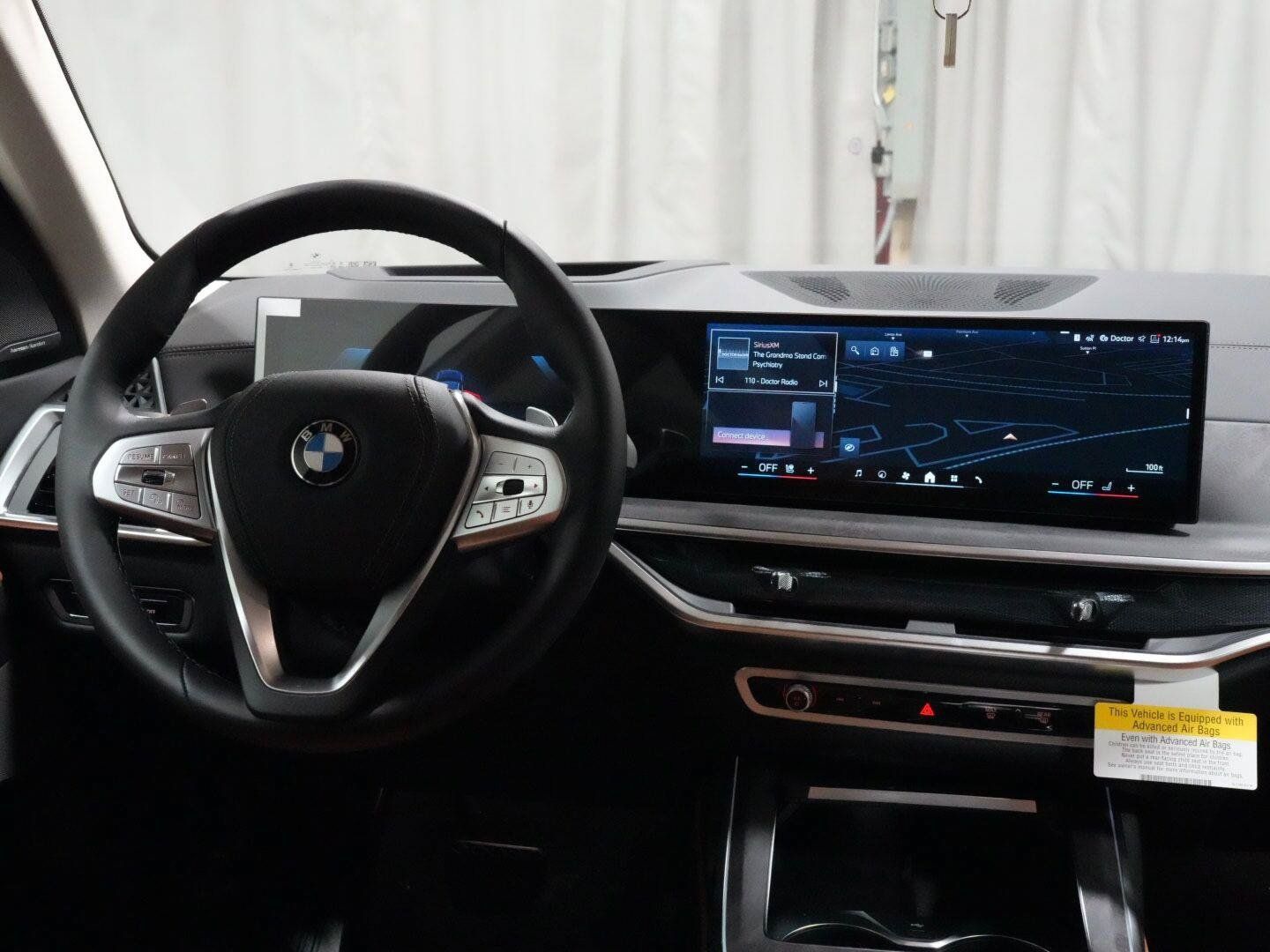 Used 2027 BMW X7 xDrive40i w/ Premium Package AWD/4WD image 3