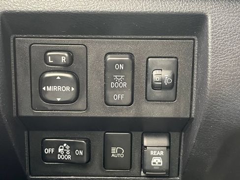 Used 2020 Toyota Tundra SR5 w/ SR5 Upgrade Package RWD image 26