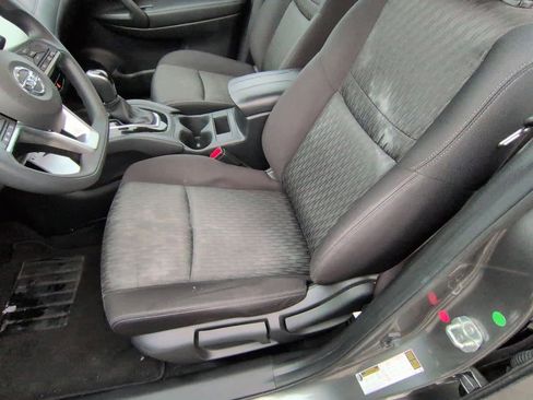 Used 2020 Nissan Rogue S image 15