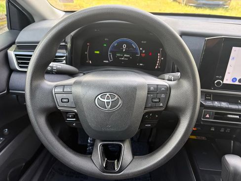 Used 2025 Toyota Camry LE FWD image 20
