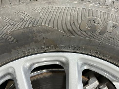 Used 2023 Chrysler Pacifica Touring-L FWD image 47