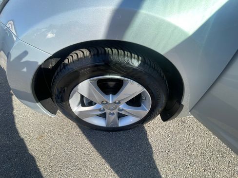 Used 2013 Hyundai Elantra GLS w/ Preferred Pkg image 17