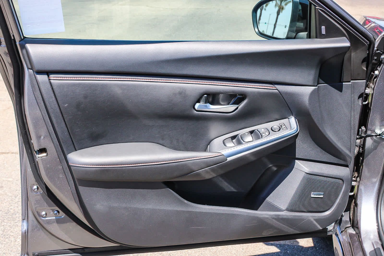 Used 2025 Nissan Sentra SR w/ SR Premium Package FWD image 17