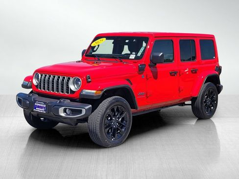 Used 2025 Jeep Wrangler Unlimited Sahara w/ Safety Group AWD/4WD image 8