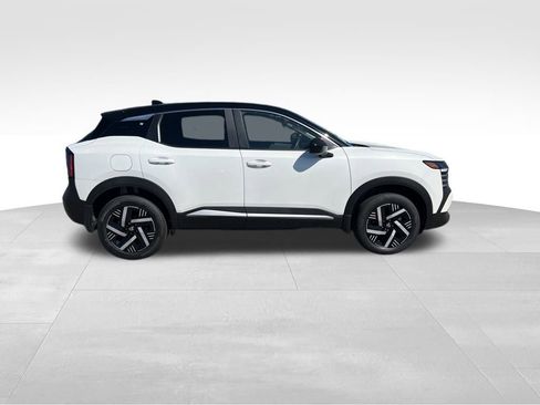 New 2025 Nissan Kicks SV w/ Illumination Package image 5