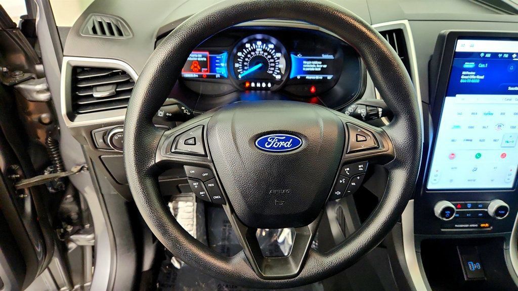 Used 2022 Ford Edge SE w/ Black Appearance Package AWD/4WD image 13