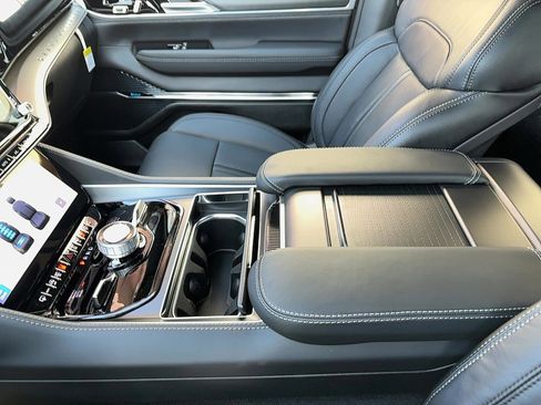 New 2026 Jeep Grand Wagoneer L Summit AWD/4WD image 36