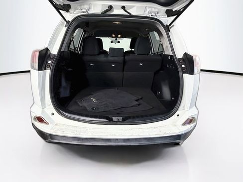 Used 2016 Toyota RAV4 LE FWD image 22
