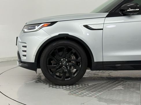 Used 2024 Land Rover Discovery Dynamic SE AWD/4WD image 12