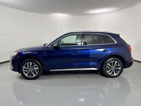 Used 2023 Audi Q5 2.0T Premium Plus w/ Premium Plus Package AWD/4WD image 2