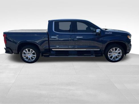 Used 2023 Chevrolet Silverado 1500 High Country w/ High Country Premium Package AWD/4WD image 8