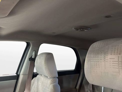 Used 2005 Chevrolet Equinox LS w/ Preferred Equipment Group AWD/4WD image 31