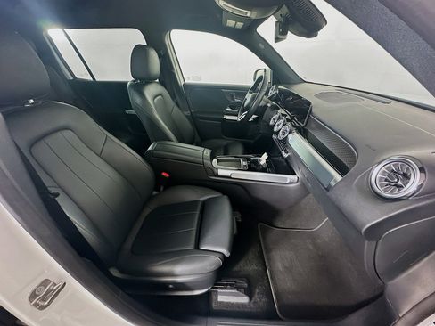 Used 2024 Mercedes-Benz EQB 250+ image 33