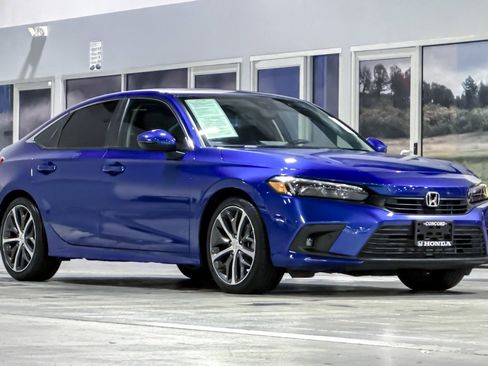 Used 2023 Honda Civic Touring image 6