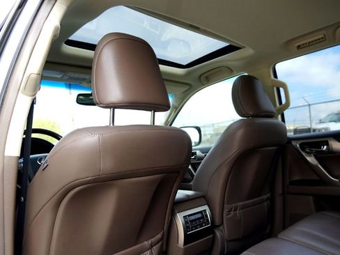 Used 2017 Lexus GX 460 image 29