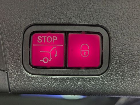 Used 2021 Mercedes-Benz GLB 250 image 52