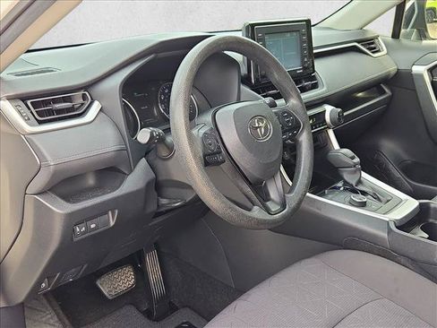 Used 2021 Toyota RAV4 XLE AWD/4WD image 9