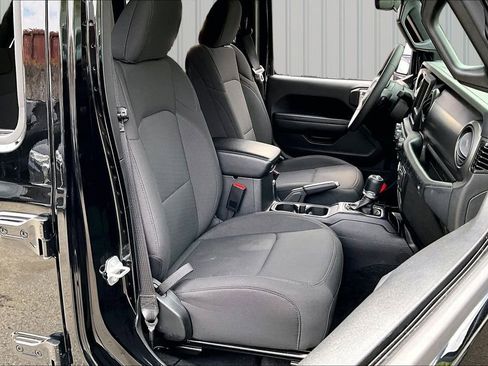 Used 2023 Jeep Wrangler Sport S AWD/4WD image 28