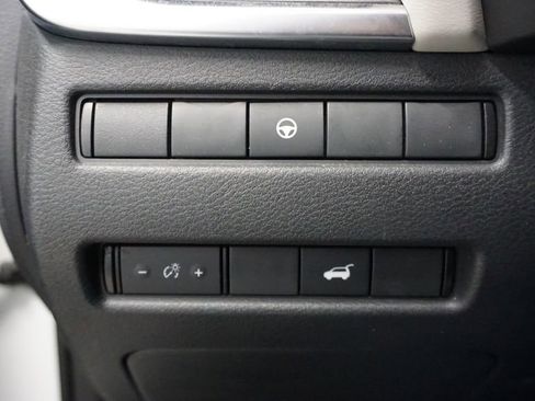 Used 2021 Nissan Rogue SV w/ Premium Package image 32