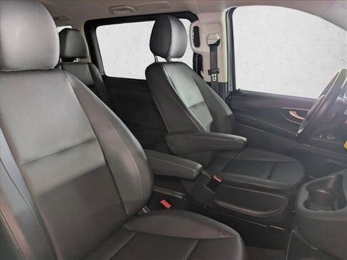Used 2023 Mercedes-Benz Metris Passenger image 21