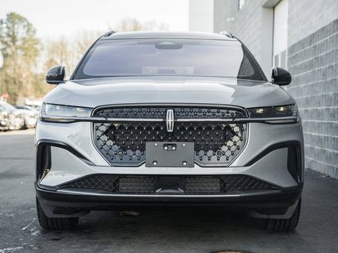 Used 2024 Lincoln Nautilus Reserve w/ Jet Appearance Package (87T) image 3