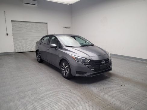 Used 2023 Nissan Versa SV image 13