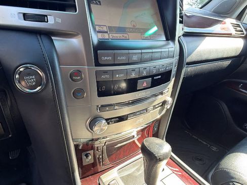 Used 2015 Lexus LX 570 4WD image 13