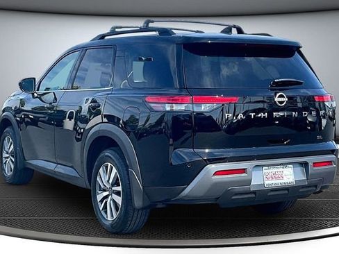 New 2026 Nissan Pathfinder SL FWD image 3