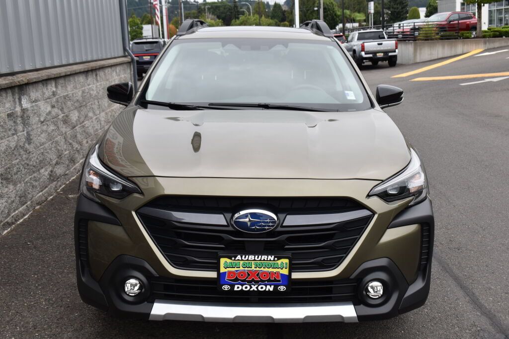 Used 2025 Subaru Outback Limited AWD/4WD image 6
