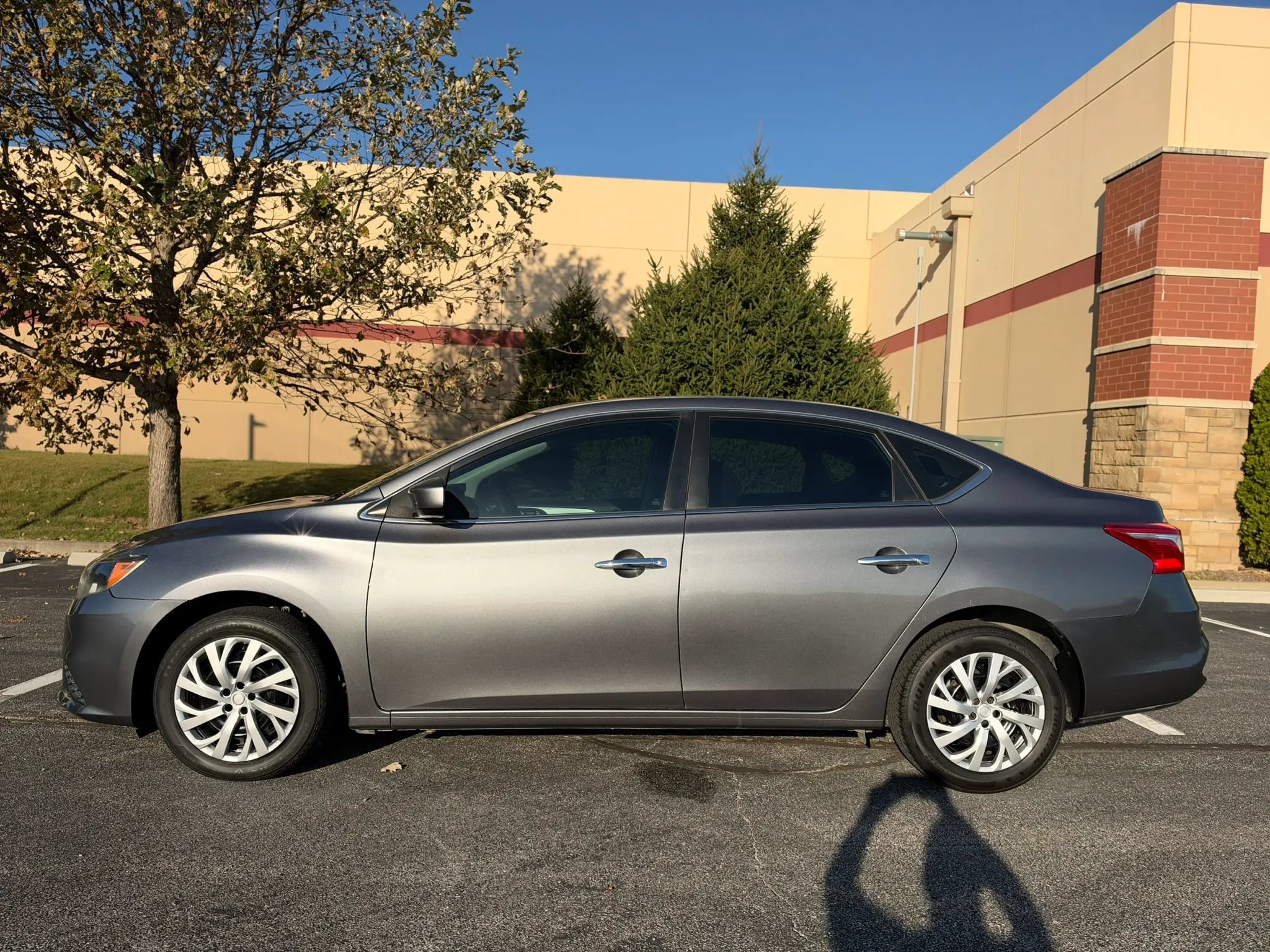 Used 2017 Nissan Sentra S FWD image 2