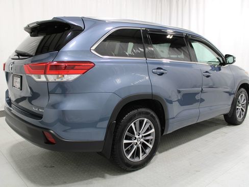 Used 2018 Toyota Highlander XLE AWD/4WD image 6