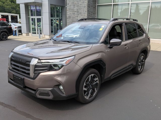 Used 2025 Subaru Forester Limited AWD/4WD image 7