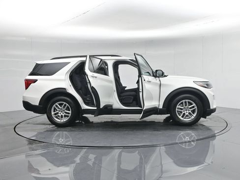 New 2026 Ford Explorer Active RWD image 36