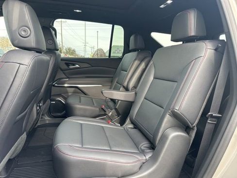 New 2026 Chevrolet Traverse Z71 w/ Enhanced Driving Package image 10