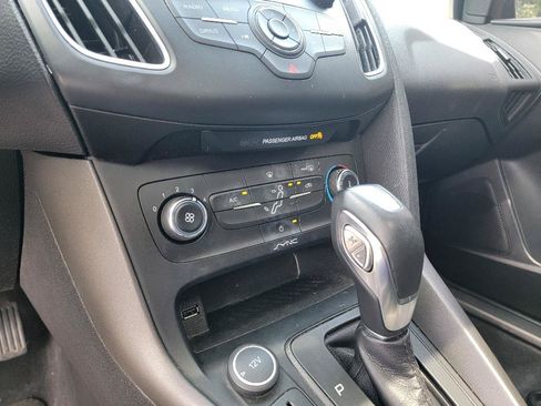 Used 2015 Ford Focus SE w/ Equipment Group 201A FWD image 19