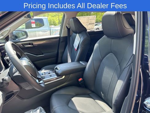 New 2026 Toyota Highlander Limited AWD/4WD image 3