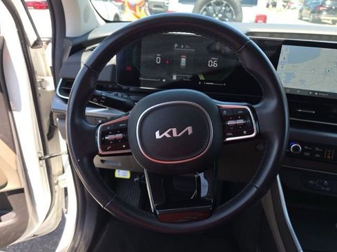 Used 2025 Kia Carnival image 15