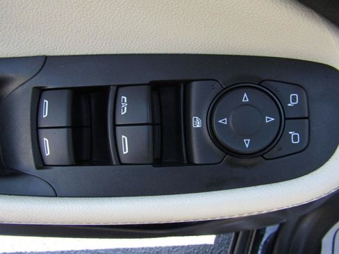 Used 2020 Buick Encore GX Select FWD image 12