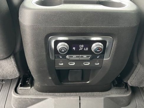 Used 2024 GMC Yukon XL Denali Ultimate image 25