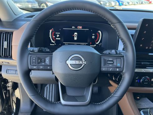 New 2026 Nissan Pathfinder Platinum image 9