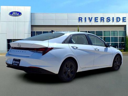 Used 2023 Hyundai Elantra SEL image 6