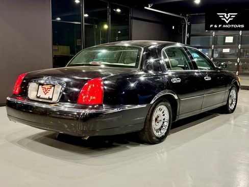 Used 1999 Lincoln Town Car Cartier RWD image 5