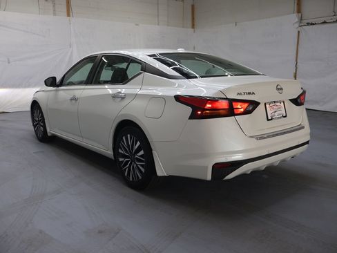 Used 2023 Nissan Altima 2.5 SV FWD image 5